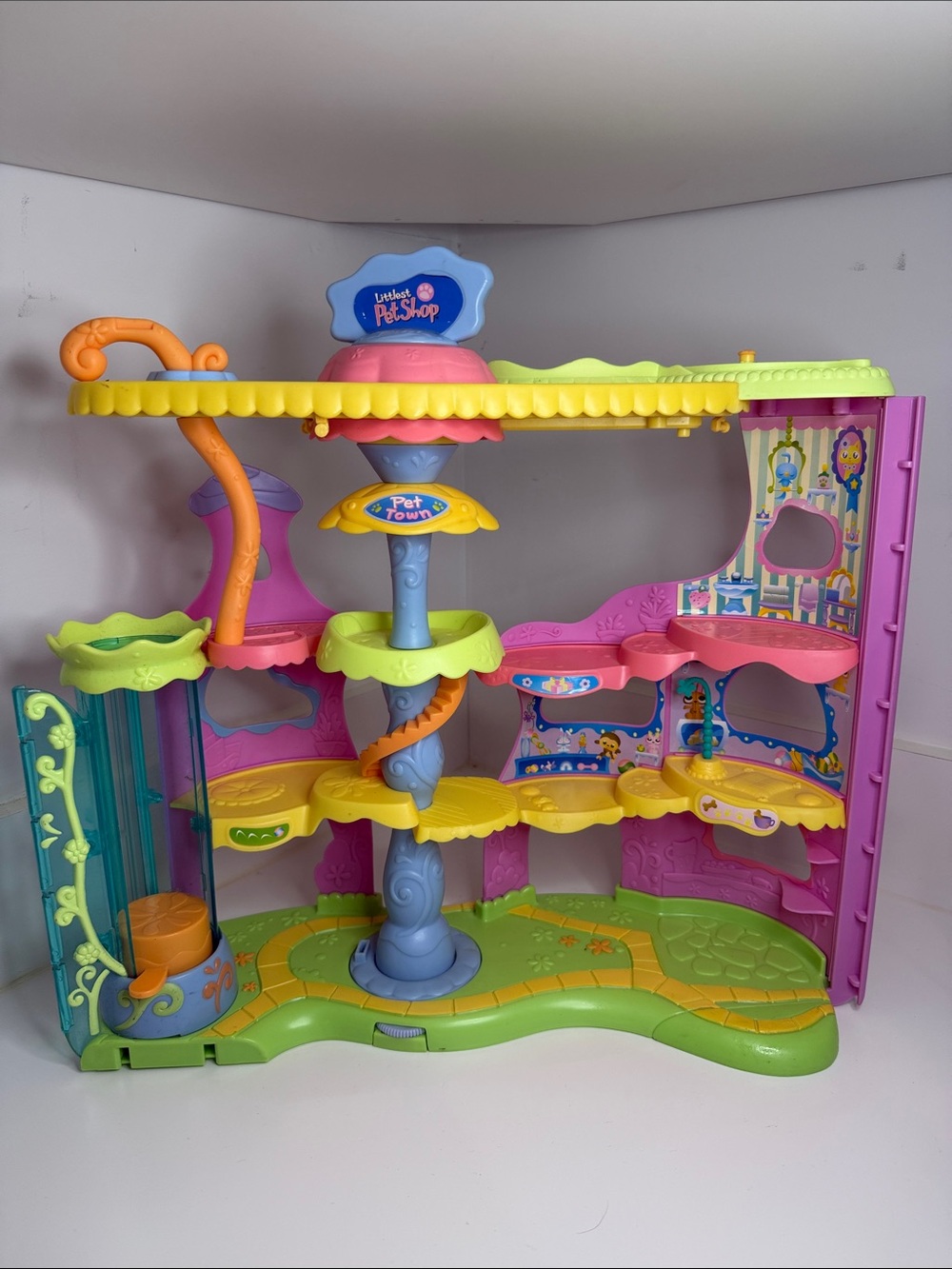 Littlest Pet Shop Playhouse, Hasbro 2006